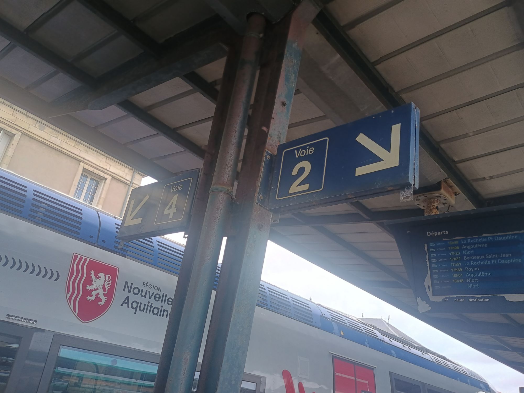 J01 : Gare de Saintes